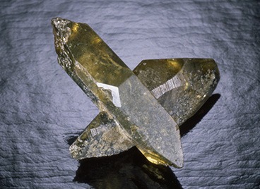 IMG - glossary - main - twinned crystal 22571 368x268
